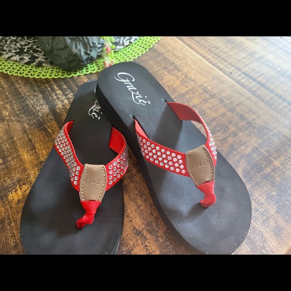 Grazie Red Bling Flip Flops Sandals - Picture 2 of 2